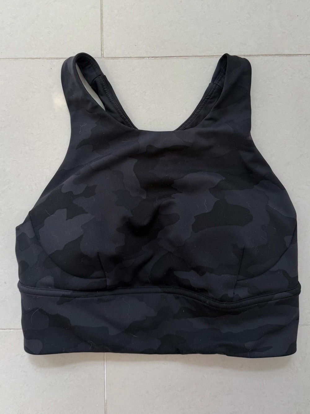 Lululemon Energy High-Neck Sports Bra in Black Camouflage